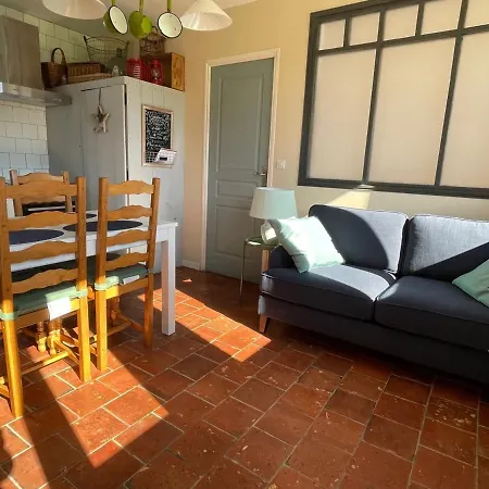 Le Clos Charmaine Hébergement de vacances *